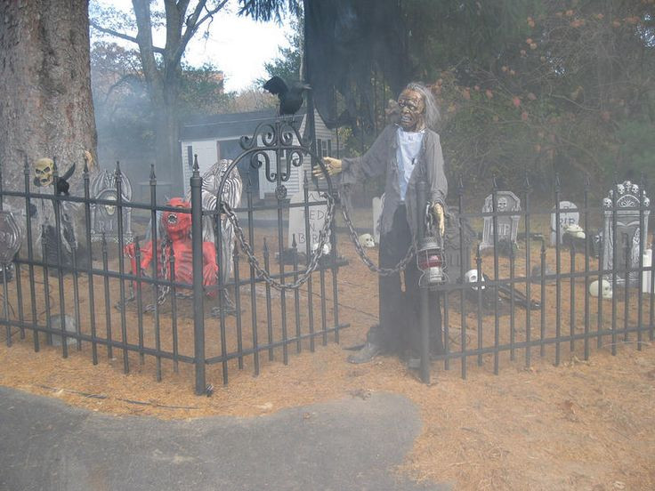 Halloween Cemetery Fence Ideas
 Best 25 Halloween graveyard ideas on Pinterest