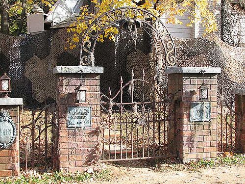 Halloween Cemetery Gate
 20 best images about Haunt cemetery entrance on
