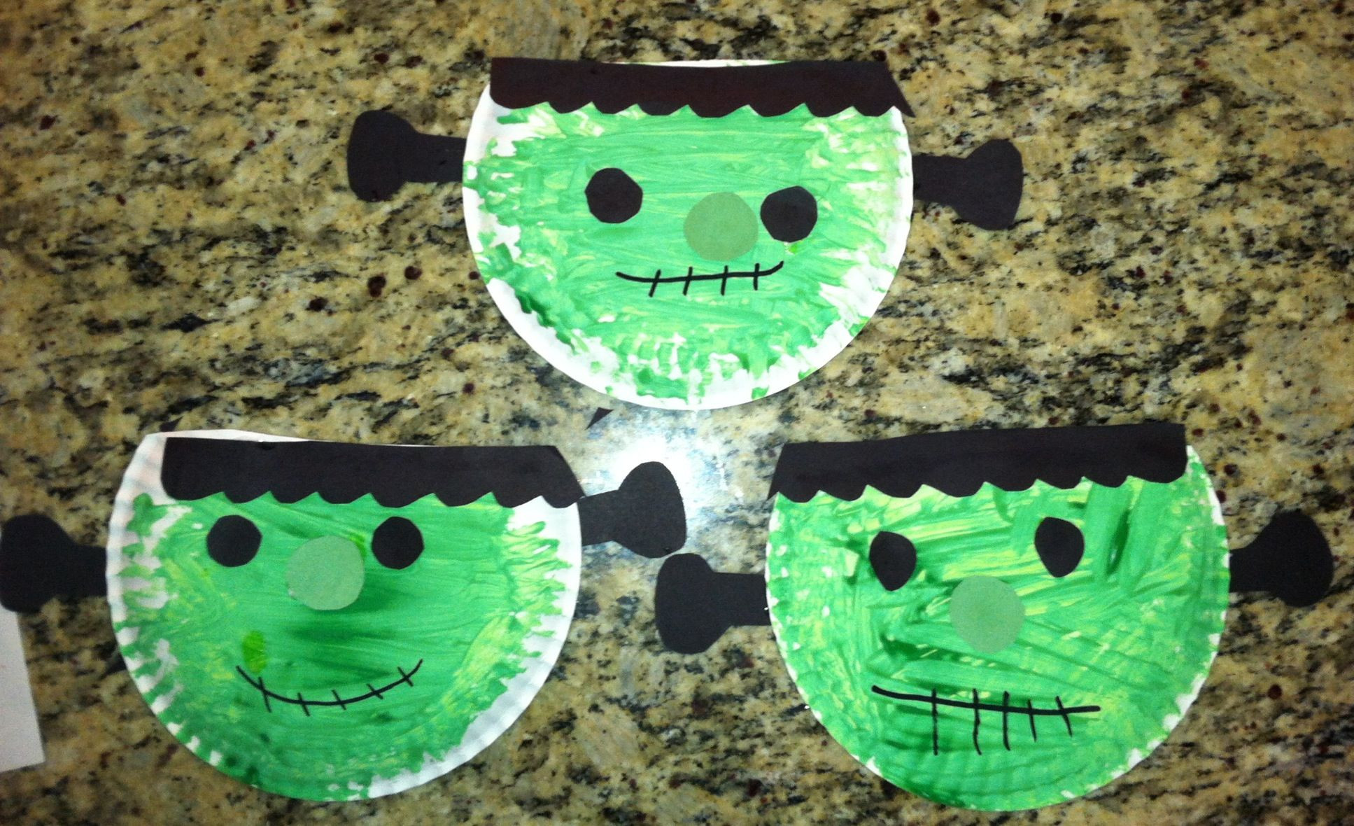 Halloween Craft Ideas Preschoolers
 Paper plate Halloween preschool craft Frankenstein