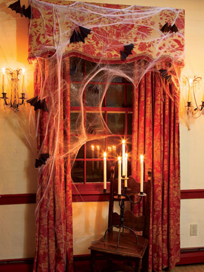 Halloween Decor Indoor
 Halloween Window Decorations Ideas to Spook up Your Neighbors