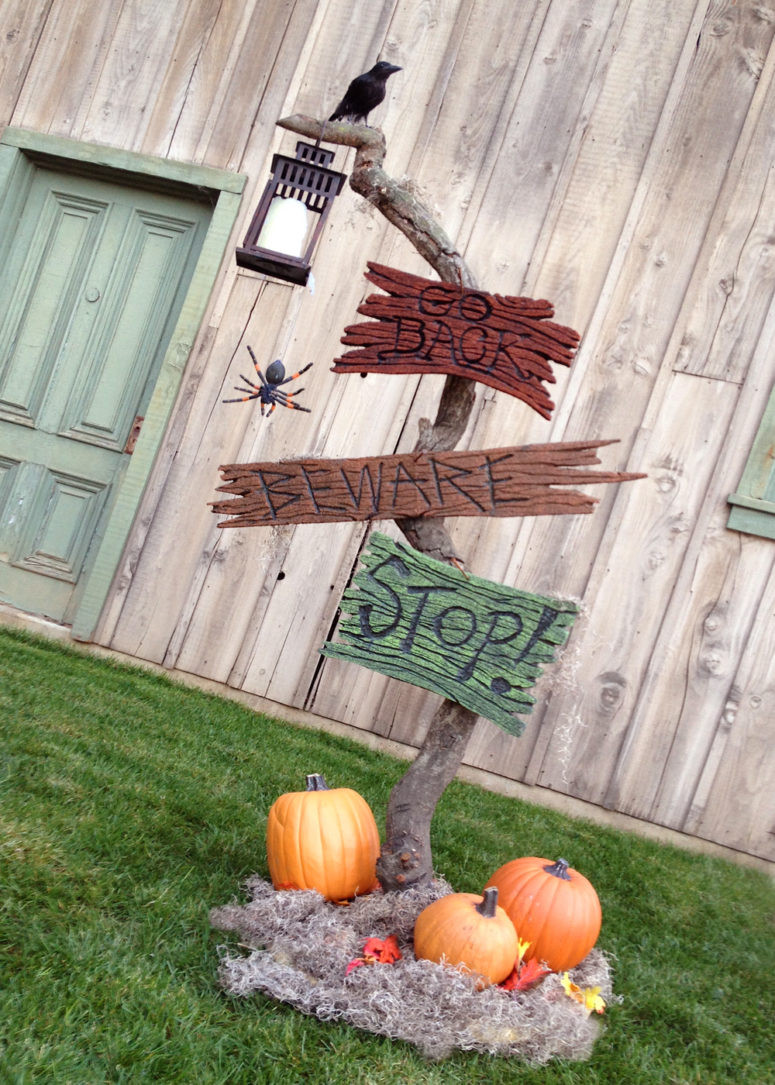 Halloween Decor Outdoor
 125 Cool Outdoor Halloween Decorating Ideas DigsDigs