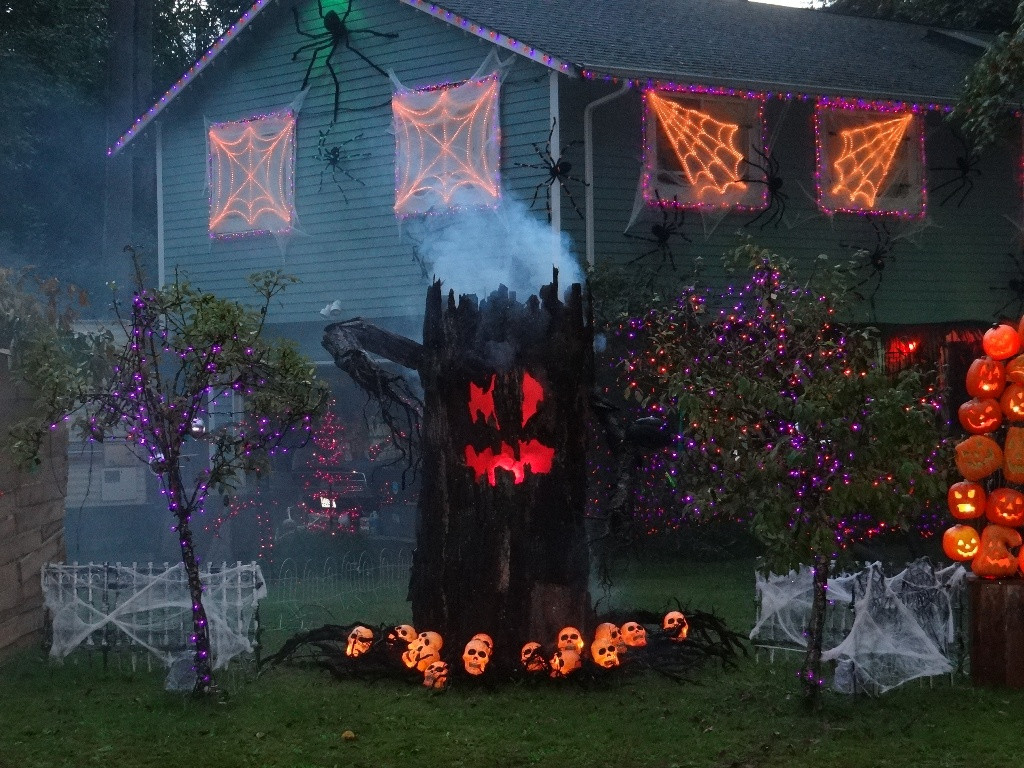 Halloween Decor Outdoor
 35 Best Ideas For Halloween Decorations Yard With 3 Easy Tips