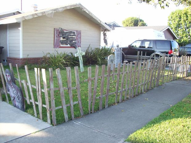 Halloween Fence Decorations
 Halloween Fence From Pallets 5 Steps with