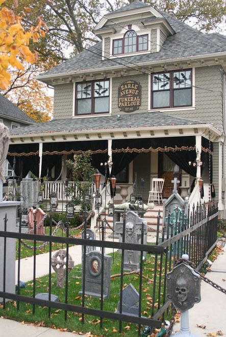 Halloween Fence Decorations
 Halloween Gate and Fence Designs Your Home Needs This Year