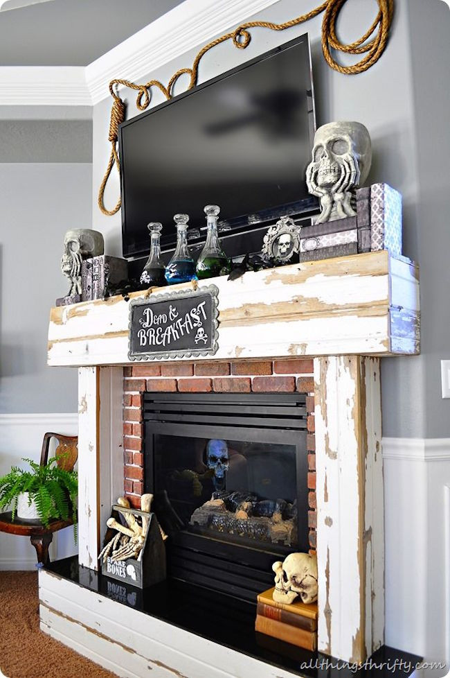 Halloween Fireplace Decorations
 18 Spooktacular Halloween Ideas for Your Fireplace Mantel