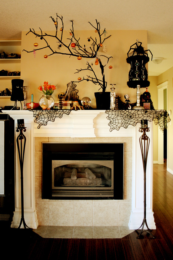 Halloween Fireplace Decorations
 10 Extravagant Ways To Decorate For Halloween