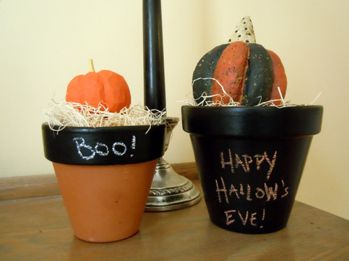 Halloween Flower Pots
 Halloween Craft Chalkboard Magnets and Ceramic Pots