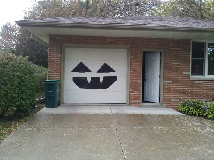 Halloween Garage Door
 Best 25 Halloween garage door ideas on Pinterest