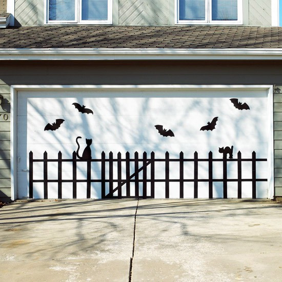 Halloween Garage Door
 Show Me Crafting Outdoor Halloween Decor Ideas via Pinterest