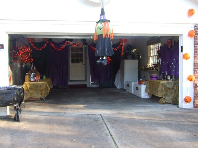 Halloween Garage Ideas
 Halloween Garage Party