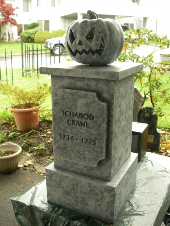 Halloween Grave Stone
 1000 ideas about Halloween Tombstones on Pinterest