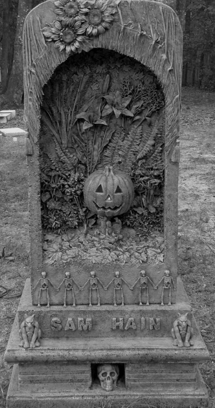 Halloween Grave Stone
 17 Best ideas about Halloween Tombstones on Pinterest