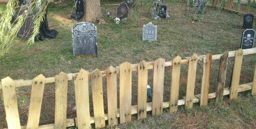Halloween Graveyard Fence
 Halloween Cemetery Pallet Fence