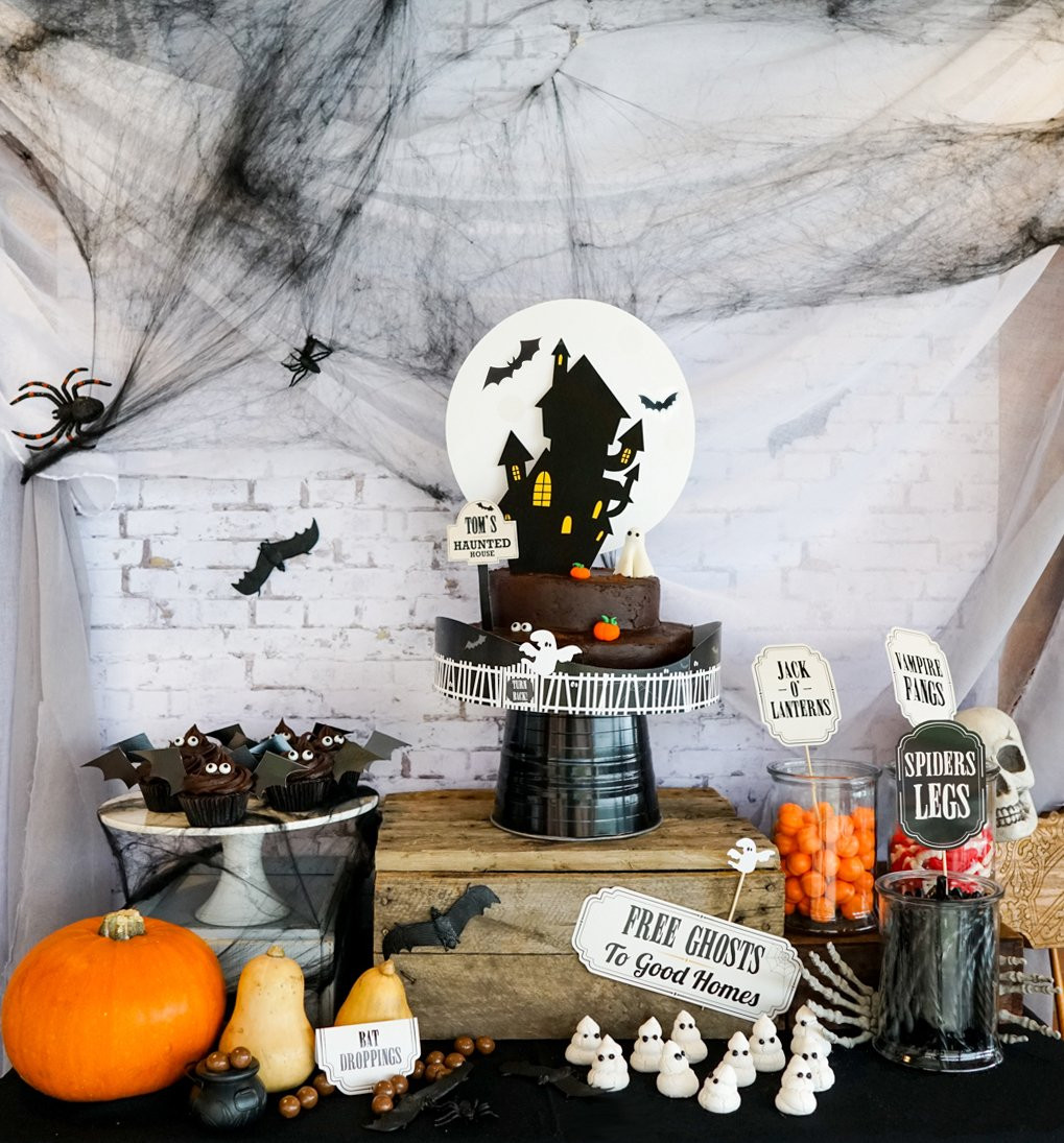 Halloween House Party Ideas
 Haunted House Halloween Super Spooky Party Theme