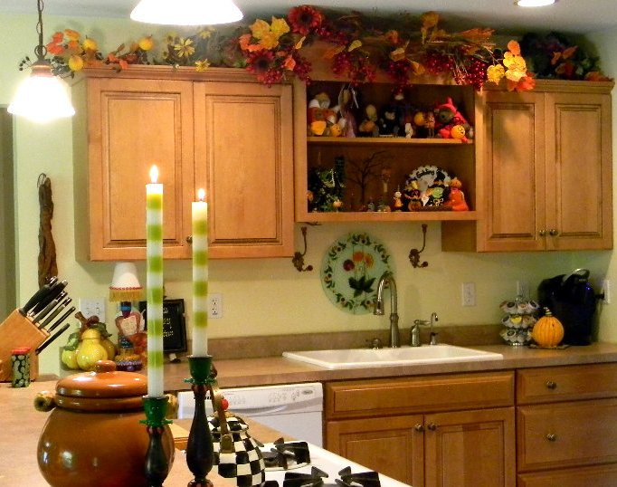 Halloween Kitchen Decor
 Spooky Halloween Kitchen Decorations to Spice Up Your Mood