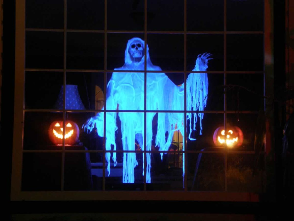 Halloween Lighting Ideas
 Outdoor Halloween Decorations Ideas To Stand Out