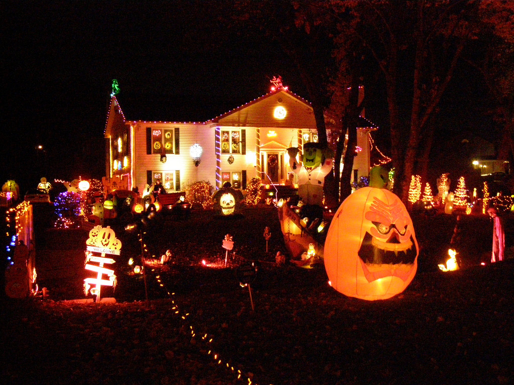 Halloween Lighting Ideas
 Outdoor Halloween Decorations – Kids Are From Pluto A