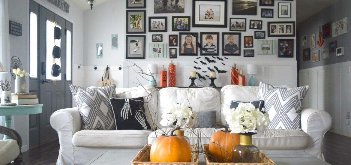 Halloween Living Room
 Halloween home tour adding the spooky • Our House Now a Home