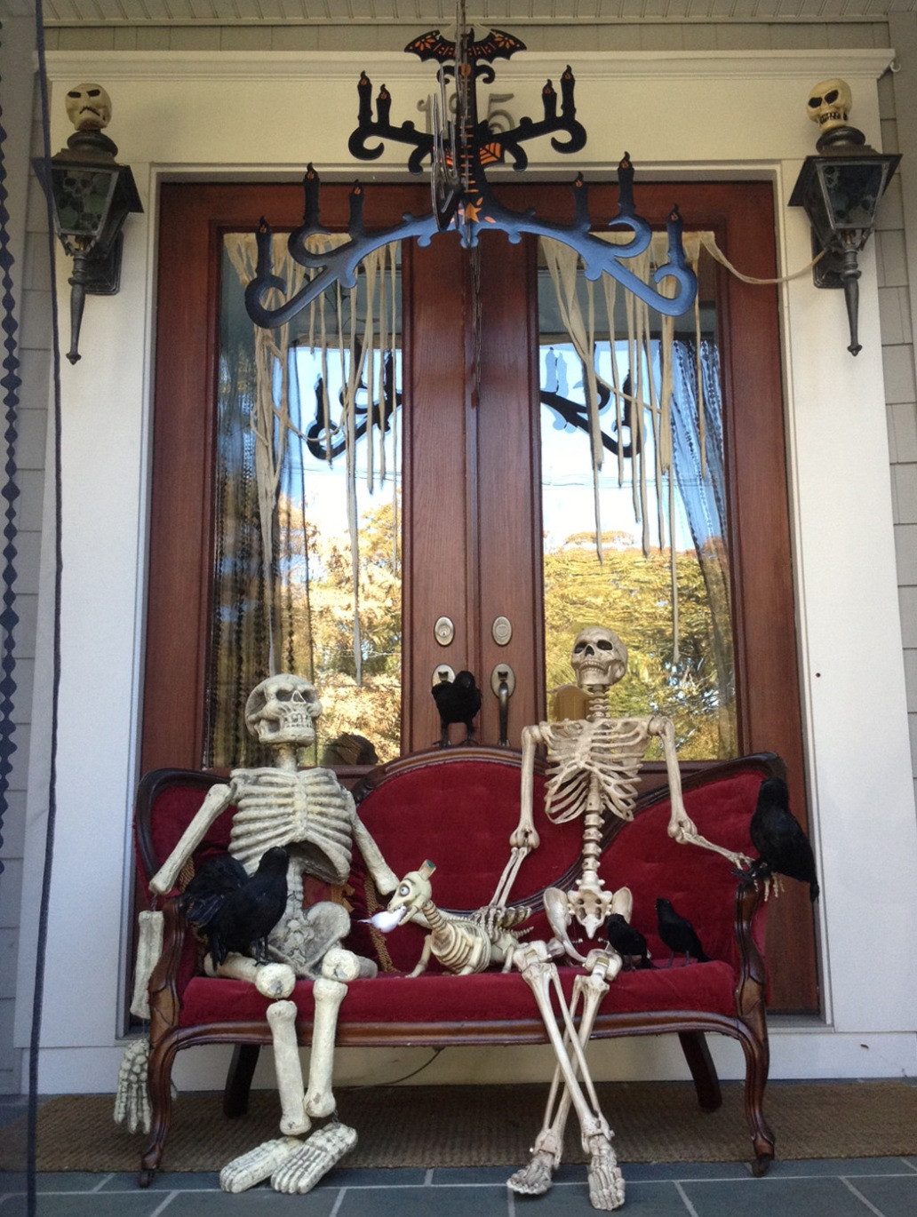Halloween Outdoor Decorating Ideas
 Cute Halloween Front Porch Decorations to Greet Your Guests