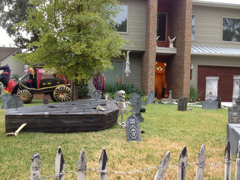 Halloween Outdoor Decorating Ideas
 35 Best Ideas For Halloween Decorations Yard With 3 Easy Tips