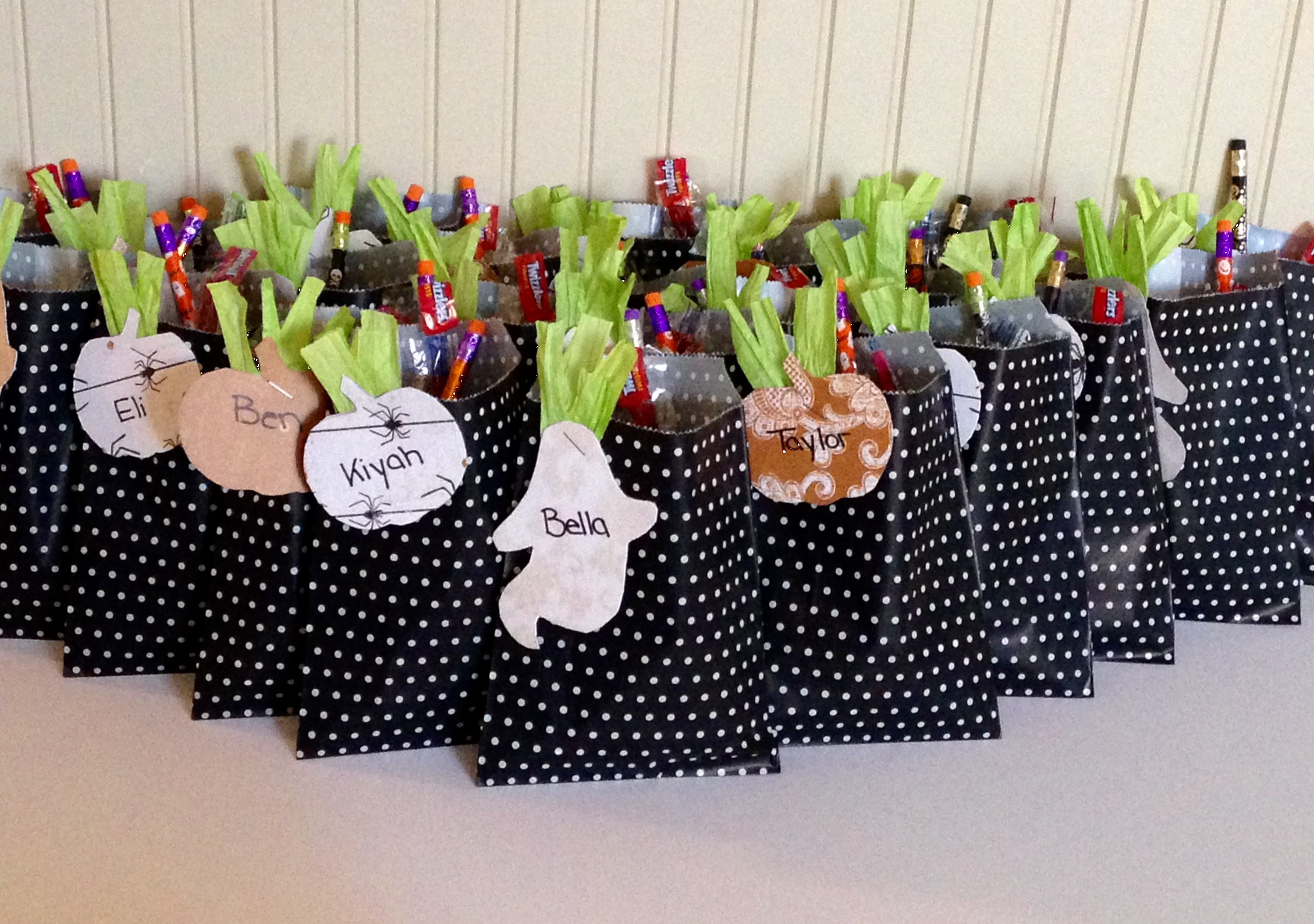 Halloween Party Bags Ideas
 Quick Halloween Treat Bags