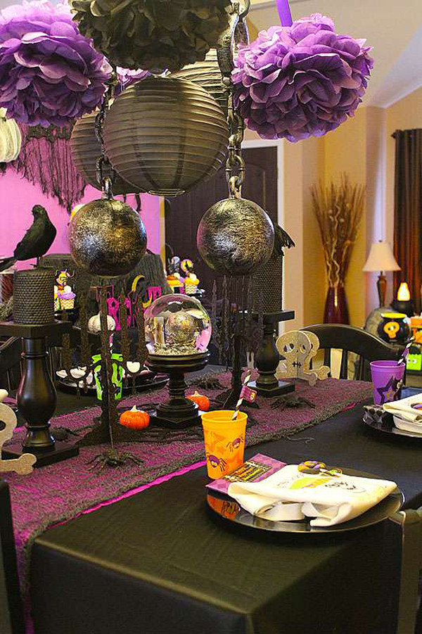 Halloween Party Decor Ideas
 Halloween Table Settings 12 Spooky & Glamorous Ideas