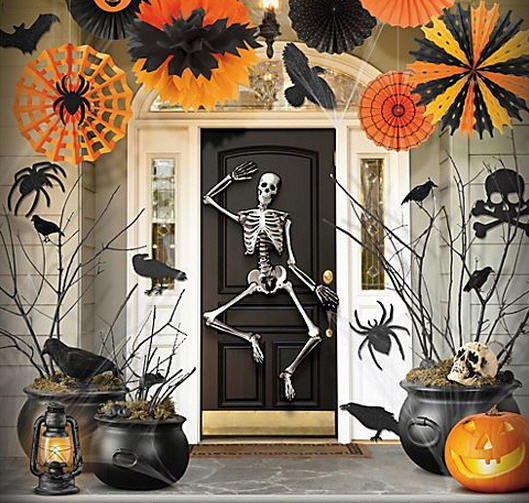 Halloween Party Decorating Ideas
 Haunt the Halls In Spooky Style with Halloween Party Ideas