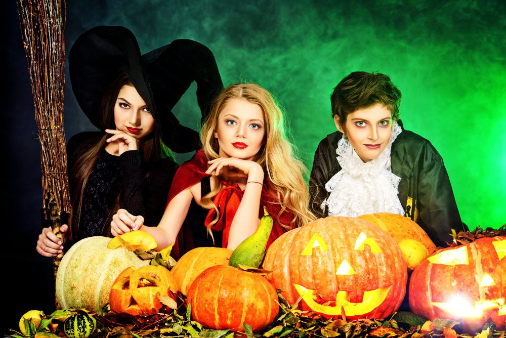 Halloween Party Ideas For Tennagers
 30 Halloween Party Ideas for Adults Teenagers & Kids