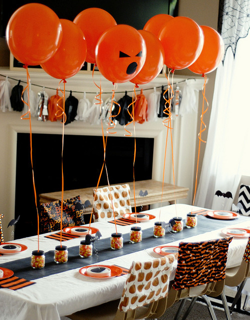 Halloween Party Table Ideas
 21 Funny & Cute Ideas For Halloween Table Decorations