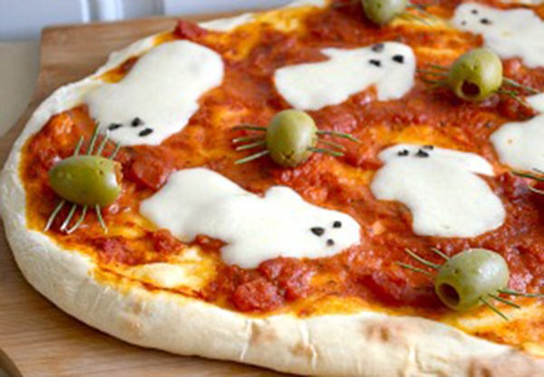 Halloween Pizza Party Ideas
 How to Make Spooky Halloween Pizzas