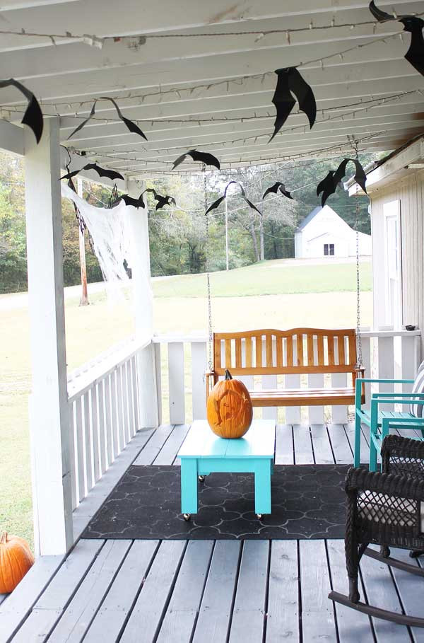 Halloween Porch Ideas
 Halloween porch decorating ideas you can actually do