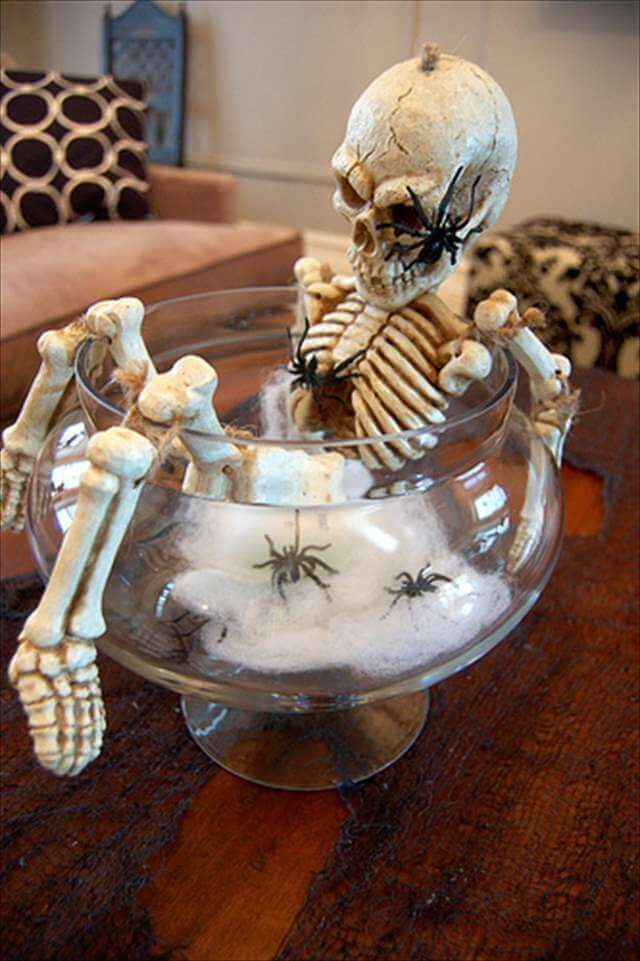 Halloween Table Decor
 20 DIY Spooky Halloween Centerpieces