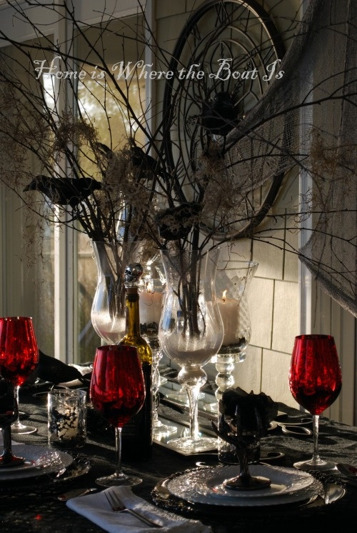 Halloween Table Decorations
 Best 25 Gothic halloween ideas on Pinterest