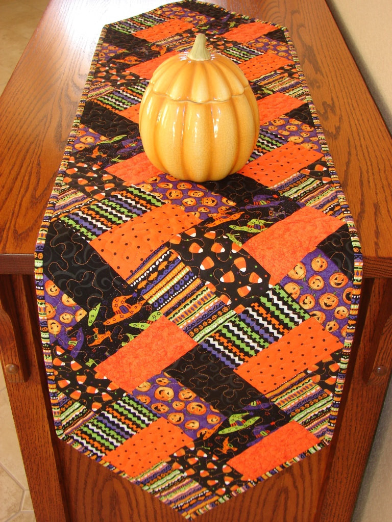 Halloween Table Runner
 Halloween Quilted Table Runner Decoration