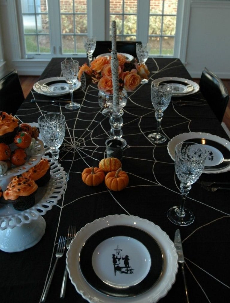 Halloween Table Ware
 18 Scary Halloween Table Decorations