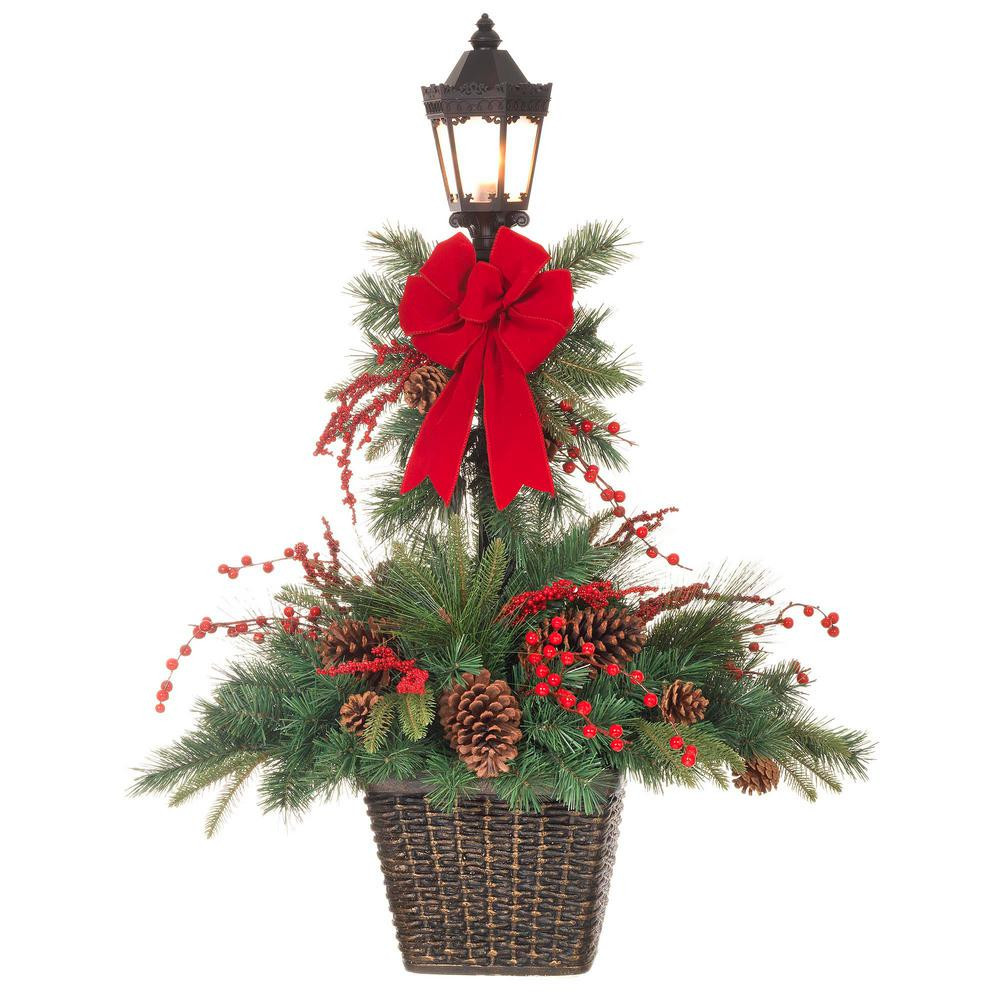 Home Depot Christmas Lamp Post
 Home Depot Christmas Decorations Are Up To f DWYM