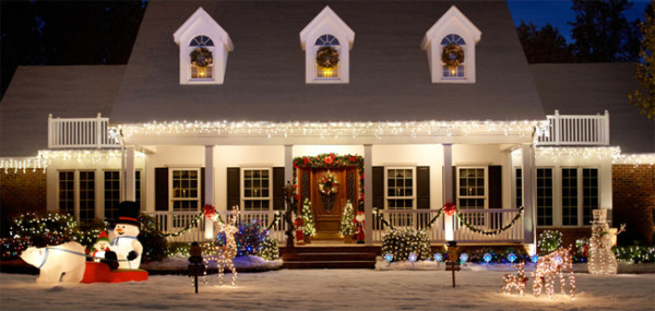 Home Depot Outdoor Christmas Lights
 Turn Up The Holiday Wow With These Outdoor Adornments From