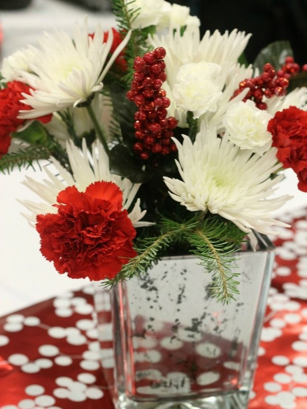 Homemade Christmas Flower Arrangements
 Christmas centerpieces – festive table decoration ideas