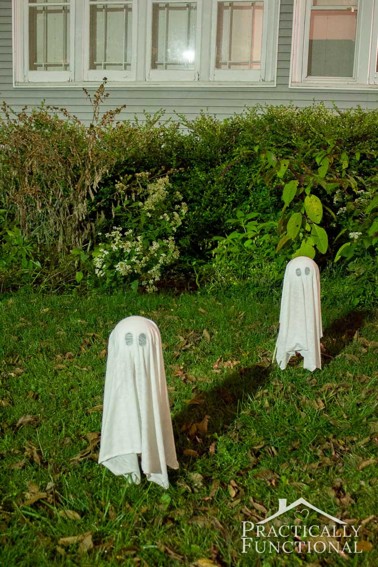 Homemade Outdoor Halloween Decorations
 DIY Floating Halloween Ghosts For Your Yard