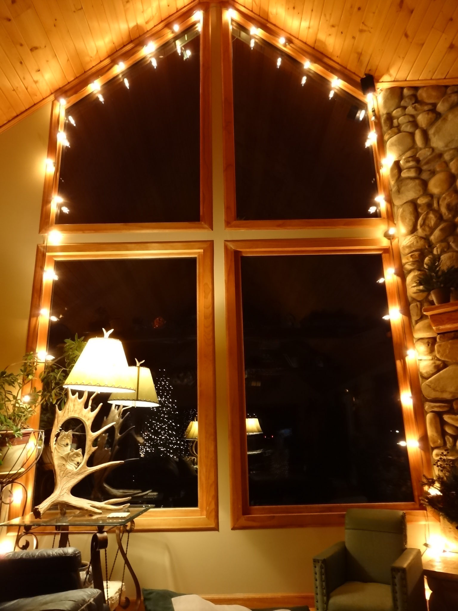 Indoor Christmas Lights For Windows
 30 Ways to Create a Romantic Ambiance with String Lights