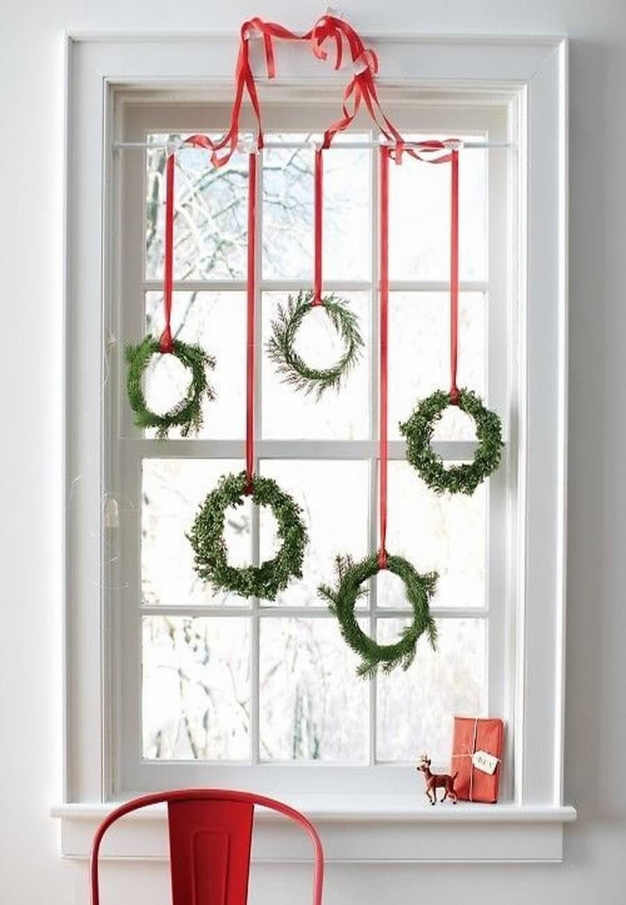 Indoor Window Christmas Decorations
 15 Amazing Christmas Windows Decor Ideas to Inspire