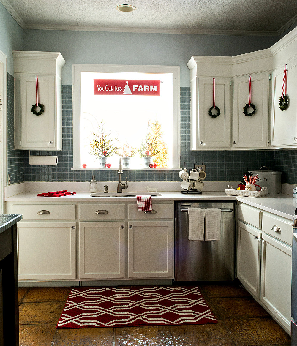 Kitchen Cabinet Christmas Decorating Ideas
 Christmas in the Kitchen