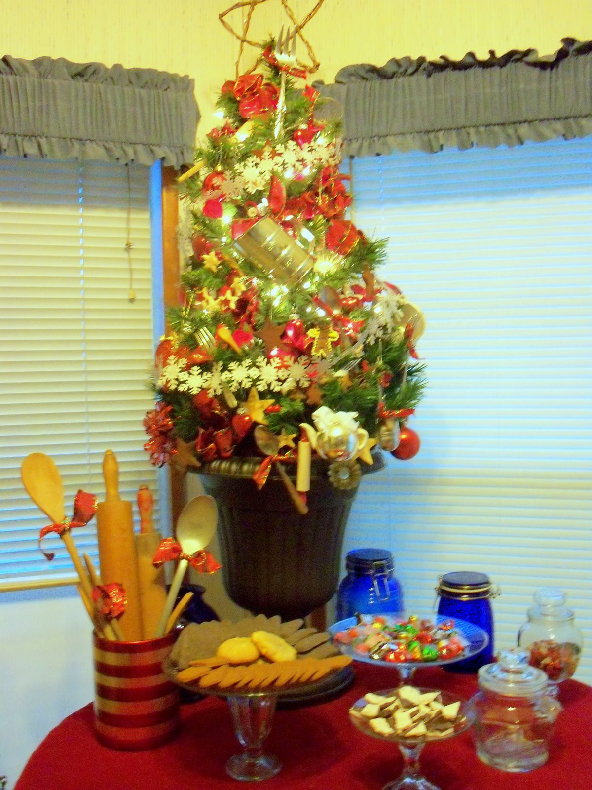 Kitchen Christmas Trees
 Make The Best of Things Kitchen Christmas Tree
