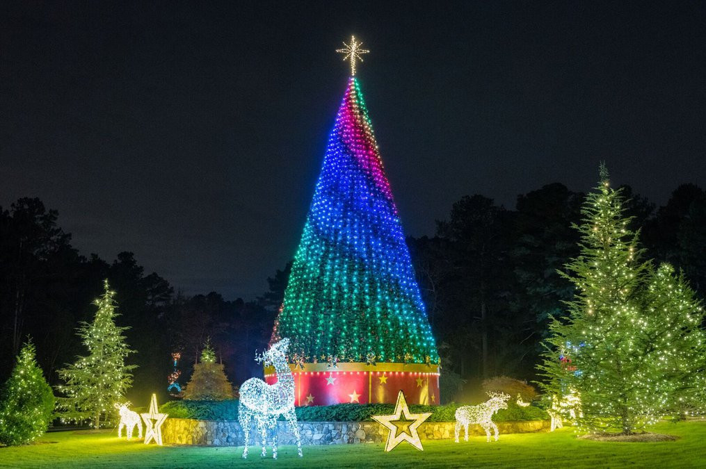 Lake Lanier Christmas Lighting
 Magical Nights of Lights celebrates 25 years Gainesville