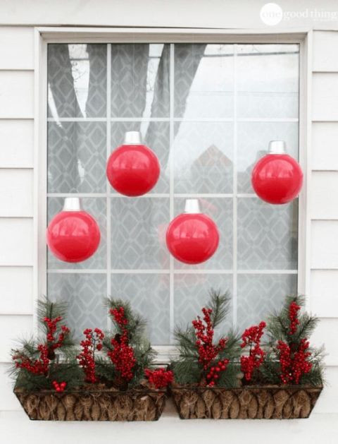 Large Outdoor Christmas Balls
 Oversized Christmas Ornaments Tutorial How to Make