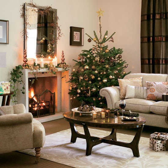 Living Room Decorated For Christmas
 5 Inspiring Christmas Shabby Chic Living Room Decorating Ideas