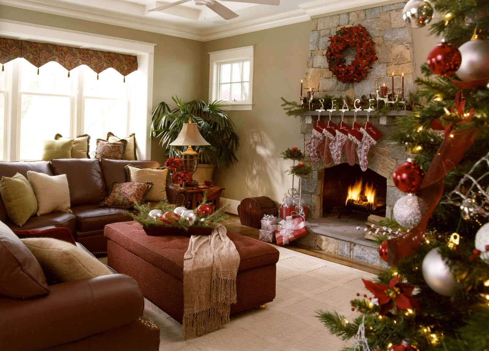 Living Room Decorated For Christmas
 Nine ideas how to wel e the Christmas spirit