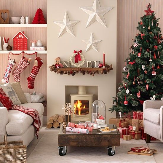 Living Room Decorations For Christmas
 Best 25 Christmas living rooms ideas on Pinterest