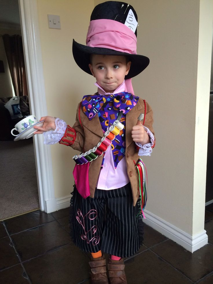 Mad Hatter Costume DIY
 Best 25 Mad hatter costumes ideas on Pinterest
