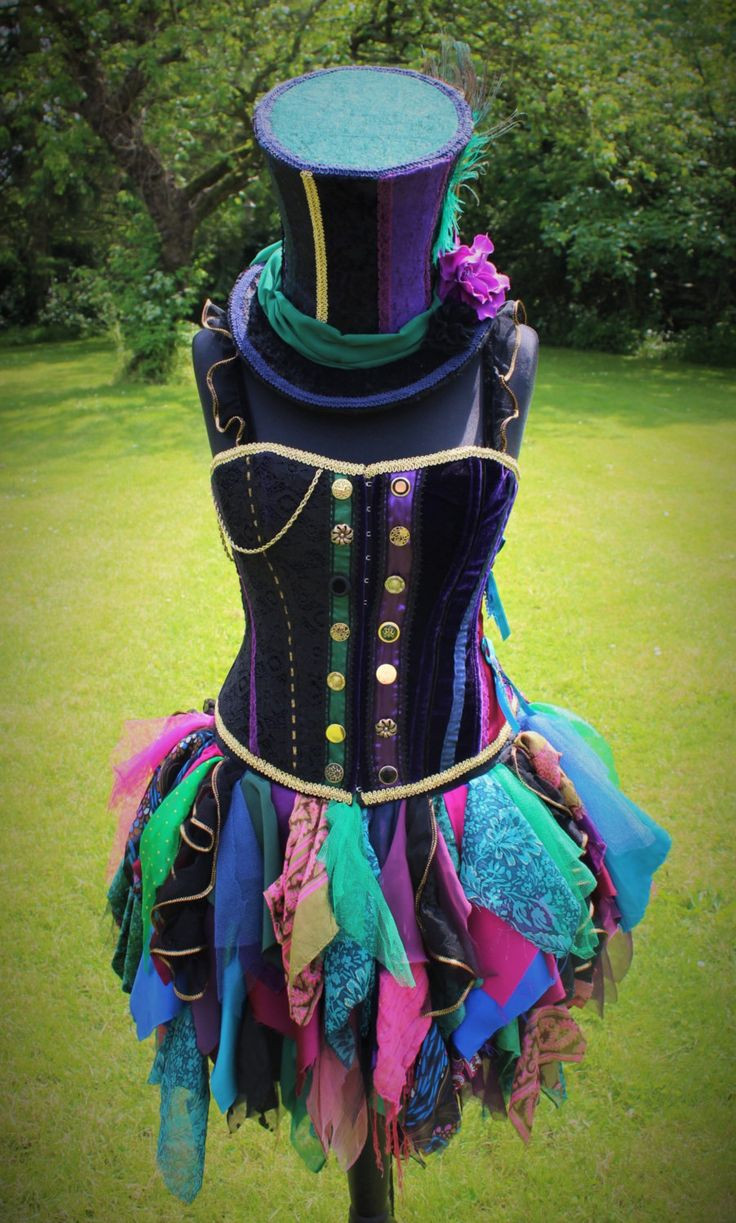 Mad Hatter Costume DIY
 Best 25 Mad hatter costumes ideas on Pinterest